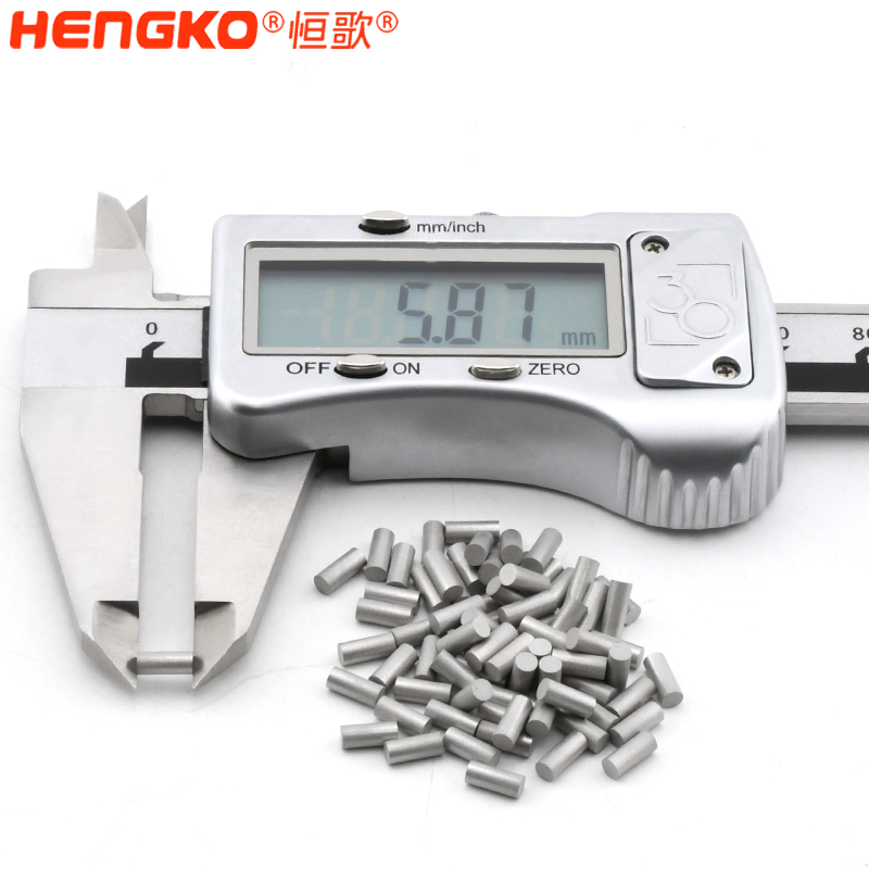 定制超細小6mm長高精密不銹鋼燒結濾芯 _燒結316l不銹鋼濾片濾柱 Featured Image